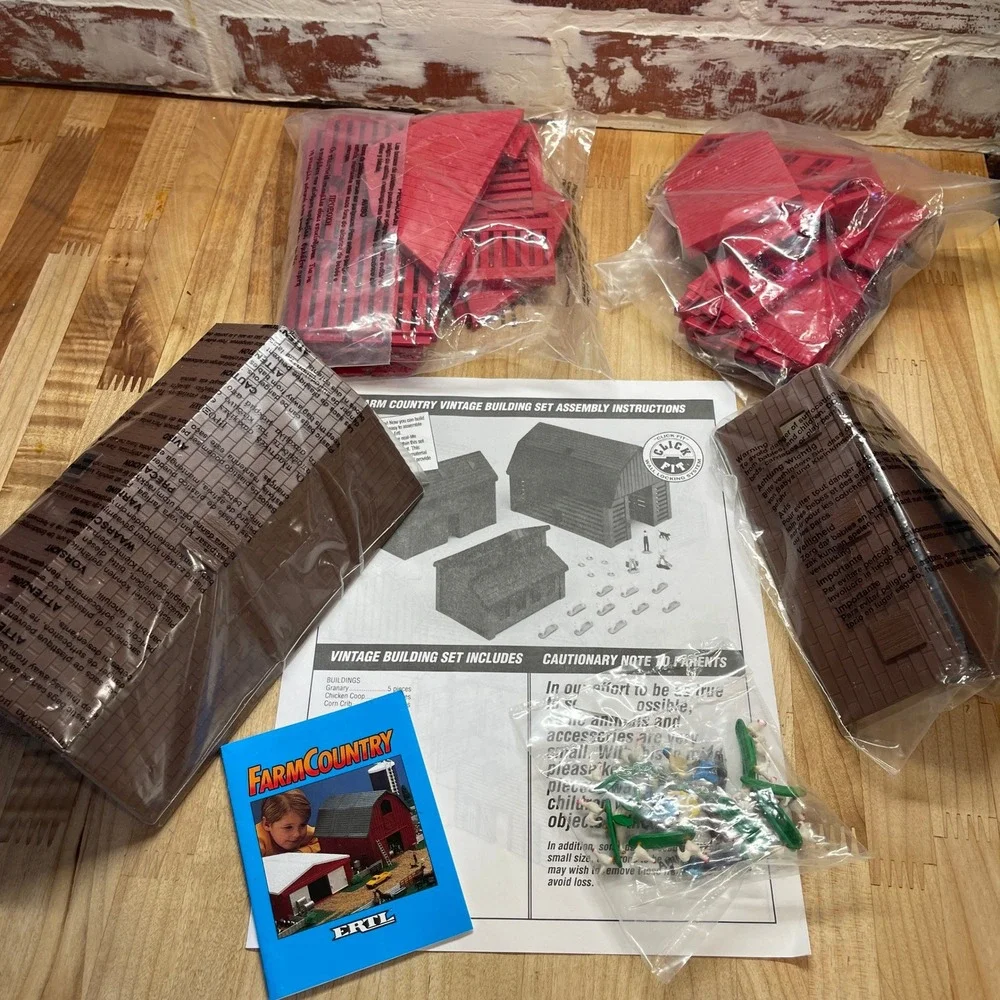 NEW Vintage 1993 ERTL Farm Country Building Set 4233 Red Barn Animals 42 Pieces